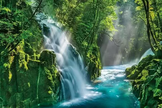 Пазл из 1000 деталей Shining Kikuchi Valley (Кумамото) (50x75cm)