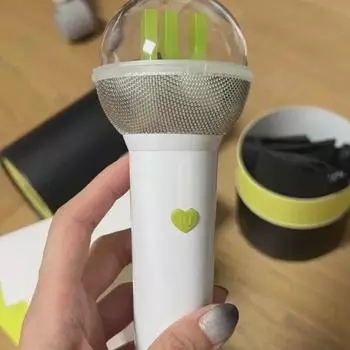 2017 Iu Cheering Stick Айк Уайт