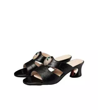 2024 Summer New Style Fashionable Women s Hollowed Thick Heel Sandals Button Closure for Middle-Aged Elderly Women 36