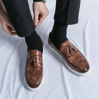 2025 summer leather shoes versatile soft sole one pedal fringed beanie shoes men s business breathable foot casual loafers 38