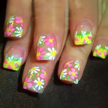 24 Pcs Press On Nail Short Square False Nail With Flower Designs Stick on Nail Manicuer Nail Decors For Elegant Nail Art