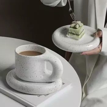 300 мл 10 унций Nordic Fat Handle Mug Креативная овальная тарелка Персонализированная керамическая чашка Блюдце Кофе Чай Молоко Торт Чашка Прекрасный подарок 1 набор 300ml