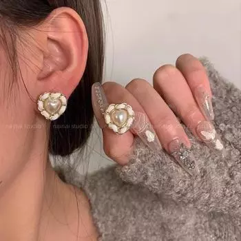 925 Silver French Heart Earrings for Women: Trendy, Simple, and Versatile. Perfect for a Chic, Celebrity-Inspired Look. золотой