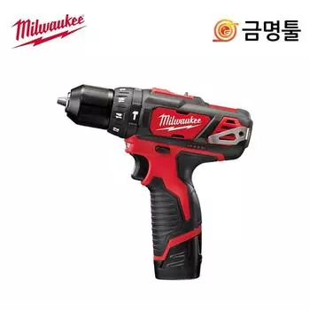 Аккумуляторная ударная дрель Milwaukee M12 BPD 202C, 12 В, 2,0 Ач, 2 шт., набор M12 BPD 0C, в упаковке