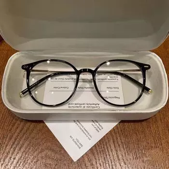 Anti-Blue Light Glasses With Myopia Can Be Matched With Degrees Of Cold Tea, Plain Face And Thin, Anti-Radiation Eye Protection Glasses Frame Tide [No lenses] Glasses empty frame