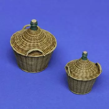 Аксессуары для диорамы Royal Model Demijohn, набор стеклянных бутылок из неокрашенной смолы RM1015 1/16 (2 куска)