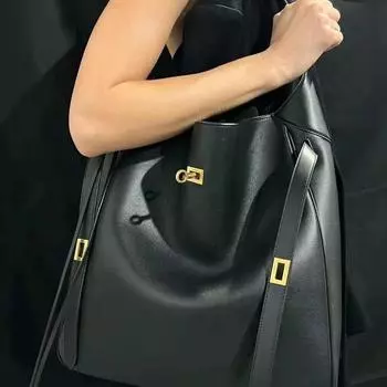 B Home Show Same Style Head Layer Cowhead Bucket Tote Bag Commuting High End Lock Single Shoulder Crossbody Bag Trending 25x31 x11cm кислотные зеленого