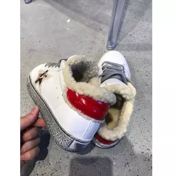 Белые кроссовки из овчины New Season