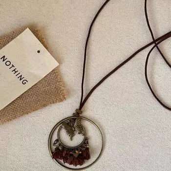Богемное коричневое ожерелье с кисточкой для женщин, состаренное Butterfly Round Cut Out Necklace