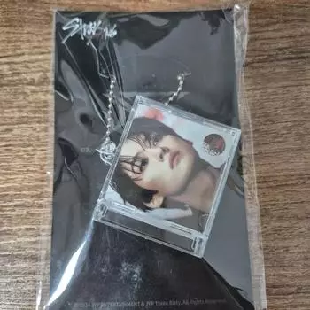 Брелок Straykids Skies Leeknow 8 CD