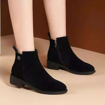 Broken size leather frosted leather short boots women s 2024 autumn and winter new grinding warm women s boots single boots medium heel thick-soled 35