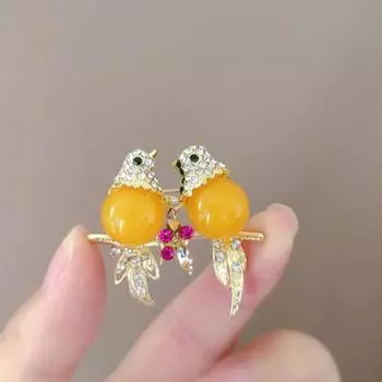 Брошь High-End Sense Niche Маленький Ароматный Корсаж Ретро Темперамент High-End Pin Изысканные Аксессуары Универсальный