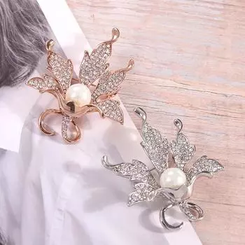 Брошь National Diamond Maple Leaf Женская Индивидуальная Модная Ins Pin Брошь Женская Элегантная Темпераментная Пальто Пуговица Аксессуары Костюм