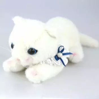 Chaton Blanc Kitten Plush Toy