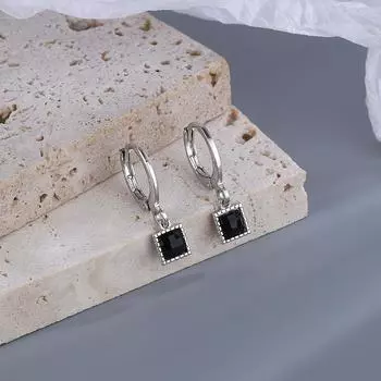 Черные квадратные серьги-гвоздики с пряжкой, нишевый дизайн, простые, маленькие и модные, темный модный и стильный стиль, персонализированные геометрические серьги. Copper