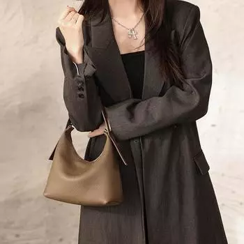 Commuting Versatile Bucket Bag Crossbody Bag Lychee Leather Fashionable Hand-held Leather Women s Bag Magnetic Button Simple Bag