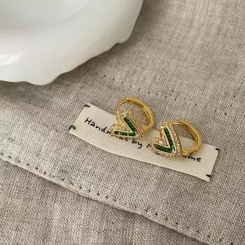 Court Retro Style Emerald Zircon Love Ear Buckle Women S Fresh And Elegant Fashion Personality Versatile Earrings