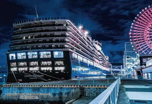 Cuties in Jigsaw 98 Japanese Osaka Osaka Port Night View with Luxury Cruise Ship and Ferris with Adhesive and Sponge (Cuties) [Made Japan] 300-Piece