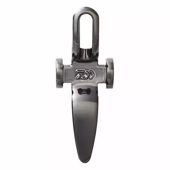 Daiwa 07753091 Держатель крючка для приманки металлический, цвет оружейная бронза