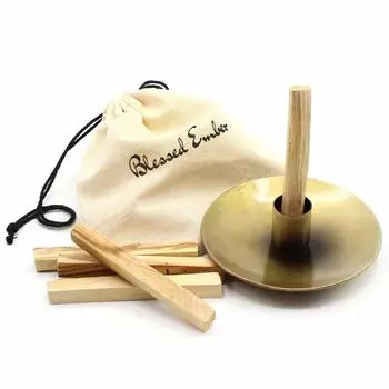Держатель пало-санто Blessed Ember, отделка из состаренной латуни, в комплект входят 5 палочек пало-санто - -