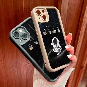 Для iPhone 16 15 14 13 12 11 Pro Max XS Max XR X SE 8 7 Мягкий силиконовый чехол Bartoon Astronaut Pattern для защиты линз и телефонов iPhone 11 Pro Max красный