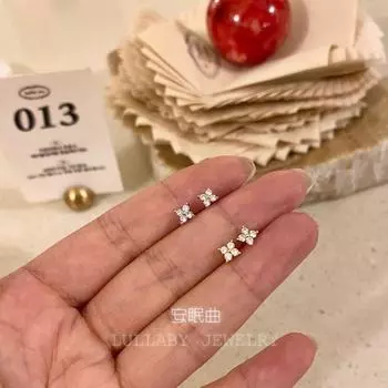 Enable Lucky ~ Removal-Free before Sleep! Ear-Caring Non-Allergic Clover Niche Earrings Female Fancy Niche