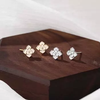 Изысканные цветочные серьги для женщин Элегантный темперамент Высококачественные дизайнерские серьги и серьги