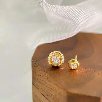 Exquisite Mobius Zircon Earrings for Women with Geometric Design Niche Design Earrings