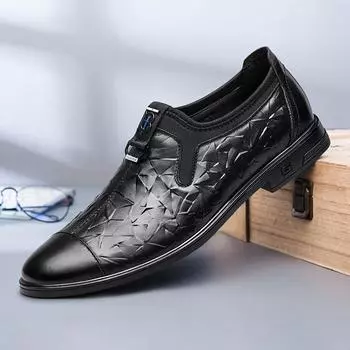 Fashion Embossing Men Peas Shoes Comfortable Mens Moccasins Shoes Genuine Casual Leather Shoes Business Bottom Soft Bottom Massage 38
