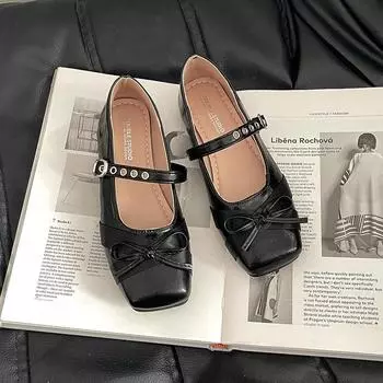 Fashion versatile beige platform small leather shoes women s shoes new summer retro thick heel light mouth Mary Jane single shoes 35