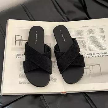 Fashion versatile niche design one-word drag women s summer new wear simple casual flat-bottomed beach sandals 35