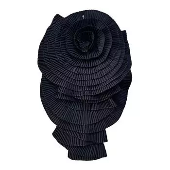 Fashionable Pleated Big Flower Lapel Pin Exaggerated Folded Flower Brooch for Dress and Shirt Women Breastpin Ornament чёрный