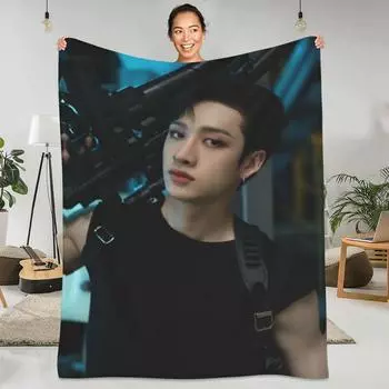 Фланелевое одеяло Bang Chan Cool Boy Gun, теплое мягкое одеяло для гостиной, самолета, путешествия, забавное покрывало, покрывало для дивана, кровати 30x40in