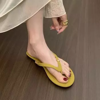 Flat-bottomed small fragrant wind slippers women s shoes summer wear 2025 new gentle fairy wind toe sandals flip-flops 35