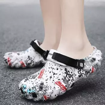 Foreign trade large size men s hole shoes EVA rubber and plastic outer wear fashion bag head sandals summer driving two wear beach shoes 40