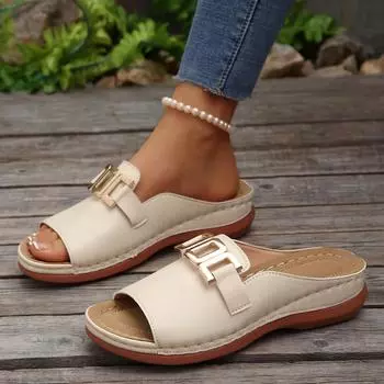 Foreign trade large size new slope heel thick-soled slippers women s metal decoration one-character Roman style fish mouth beach cool slippers 36 розовый