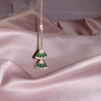 Full Diamond Skirt Fan shaped Necklace for Women Simple and Versatile European and American Micro Insert Pendant Ornaments
