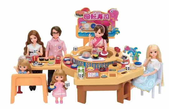 Игрушка-конвейер TAKARA TOMY Kuru Kuru Doll Play Toy Возраст от 3 лет и старше Соответствует стандартам безопасности игрушек Сертификация ST Mark Licca TAKARA TOMY Licca-chan Sushi