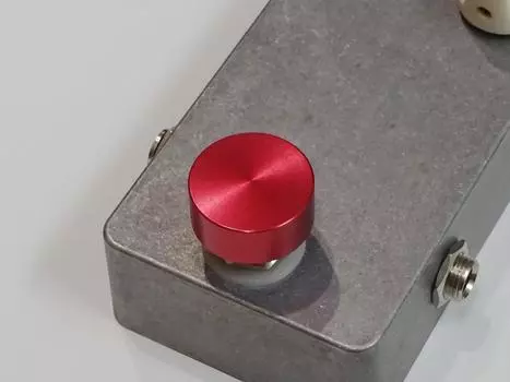 Эффекторный ножной переключатель Hat Switch Cap Foot Cover Aluminum [FSTA] (красный)