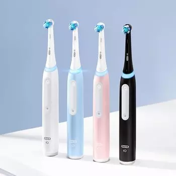 Электрическая зубная щетка Oral B iO3 белый