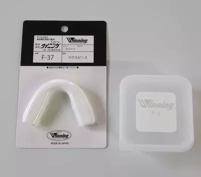 Это страница продаж мундштука WINNING Mouthpiece, который включает мундштук и F-37 + Набор, кейс.