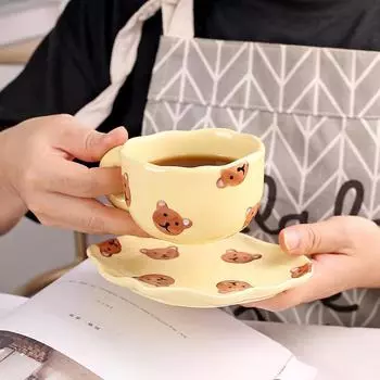 Керамическая кофейная кружка и блюдце в наборе с рисунком «Рука зажимает» с неровным милым узором «Молоко, сок, дневной чай, вода», чашка для чая «Девушка, цветок» 180ml