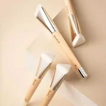 Кисть для нанесения тональной основы FiliMilli S Smooth Filter 827
