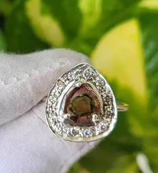 Кольцо из серебра 925 пробы с натуральным турмалином лиддикоатитом и фианитами, размер 7, США, подарок A88 7 US