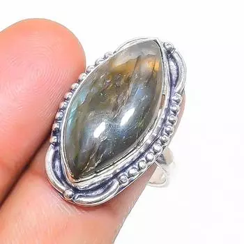 Кольцо из серебра 925 пробы с натуральным лабрадоритом, размер 7 R7W23
