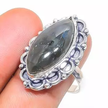 Кольцо из серебра 925 пробы с натуральным лабрадоритом, размер 8 Z1U52