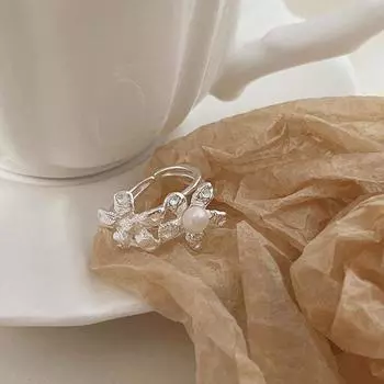 Кольцо S925 Sweet Shell Pearls Flower Wool Ring Fashion Unique Design Light Luxury Sterling Silver Open Index Finger Ring Opening is adjustable серебряный