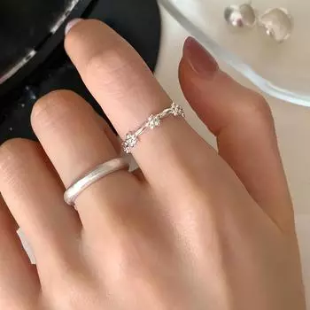 Кольцо с маленьким цветком из матового металла с холодным ветром, женское, свежее, простое, темпераментное, элегантное, универсальное