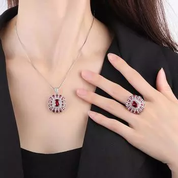 Комплект из двух колец и подвесок с имитацией сапфира, комплект из двух колец с бриллиантами и рубинами