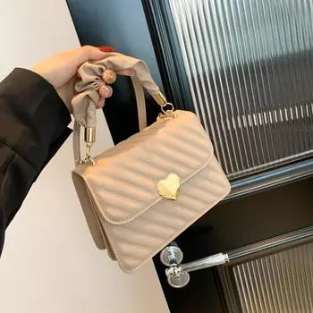 Korean version of casual texture bag women s bag 2024 new commuter simple shoulder messenger bag personalized trendy hand carry small square bag чёрный